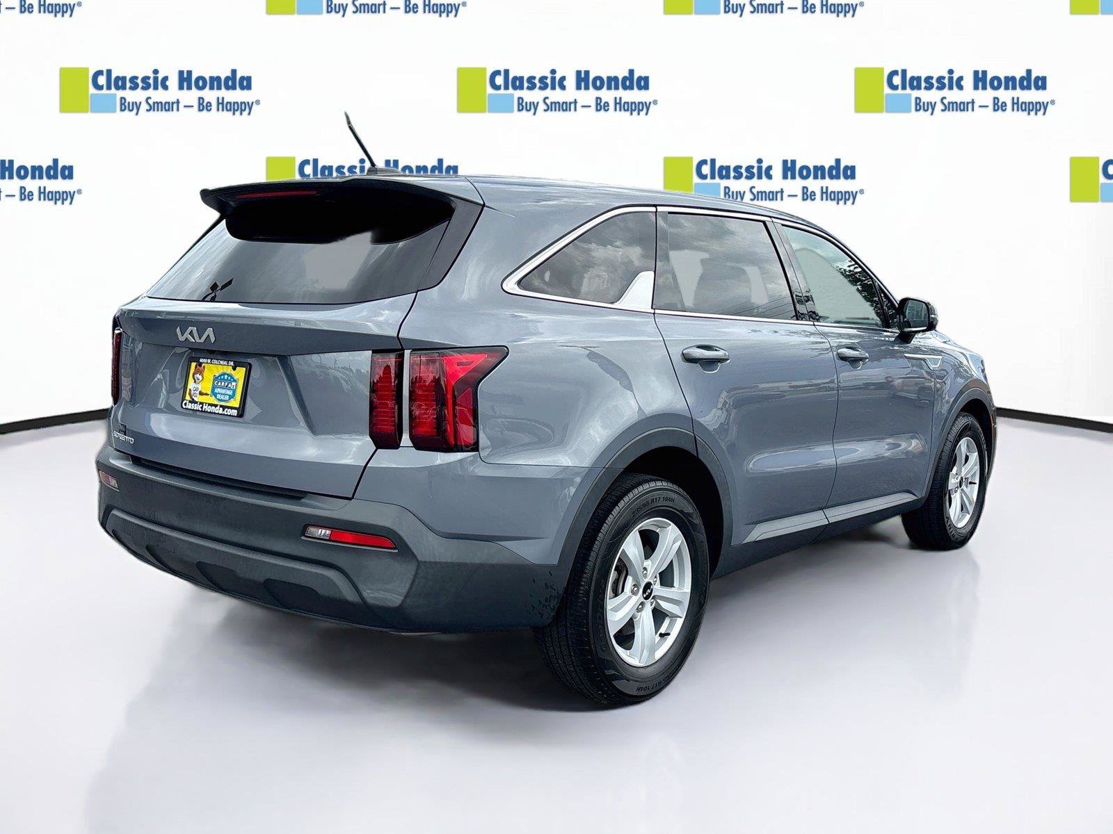 Used 2023 Kia Sorento LX FWD image 8