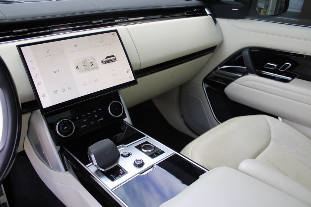 Used 2023 Land Rover Range Rover SE image 22