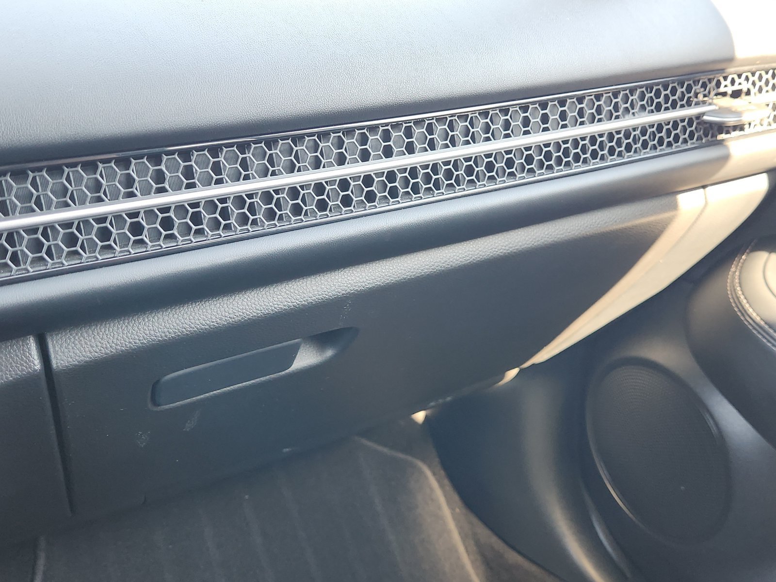 Certified 2024 Honda HR-V EX-L image 23