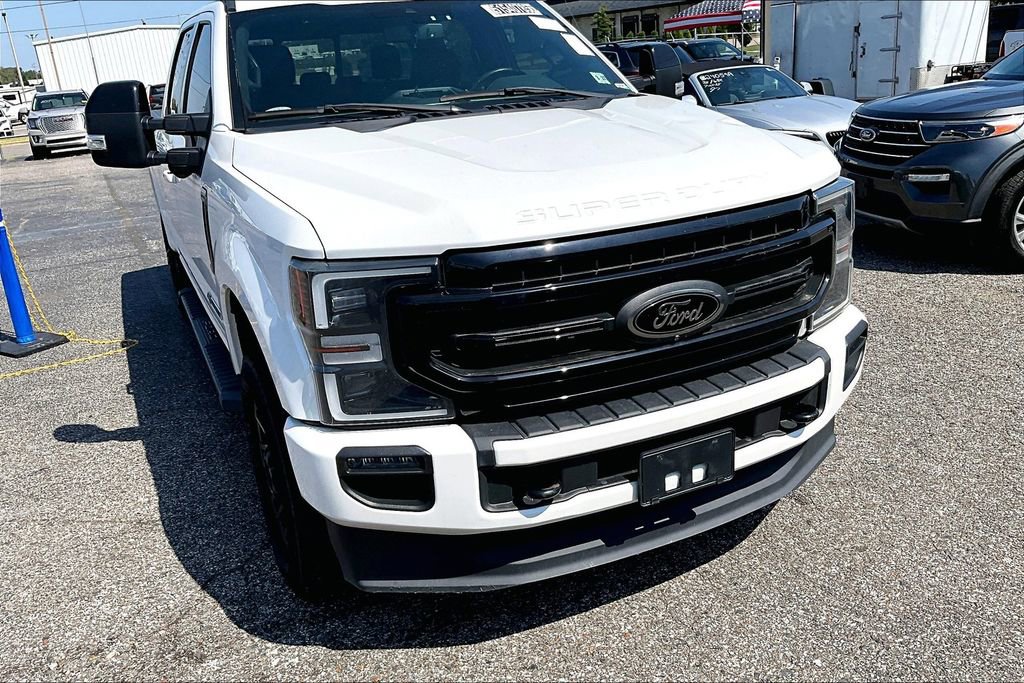 Used 2022 Ford F350 Lariat w/ Black Appearance Package image 5