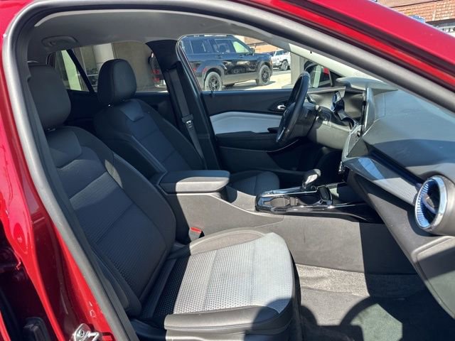 Used 2025 Chevrolet Trax LT w/ LT Convenience Package image 25