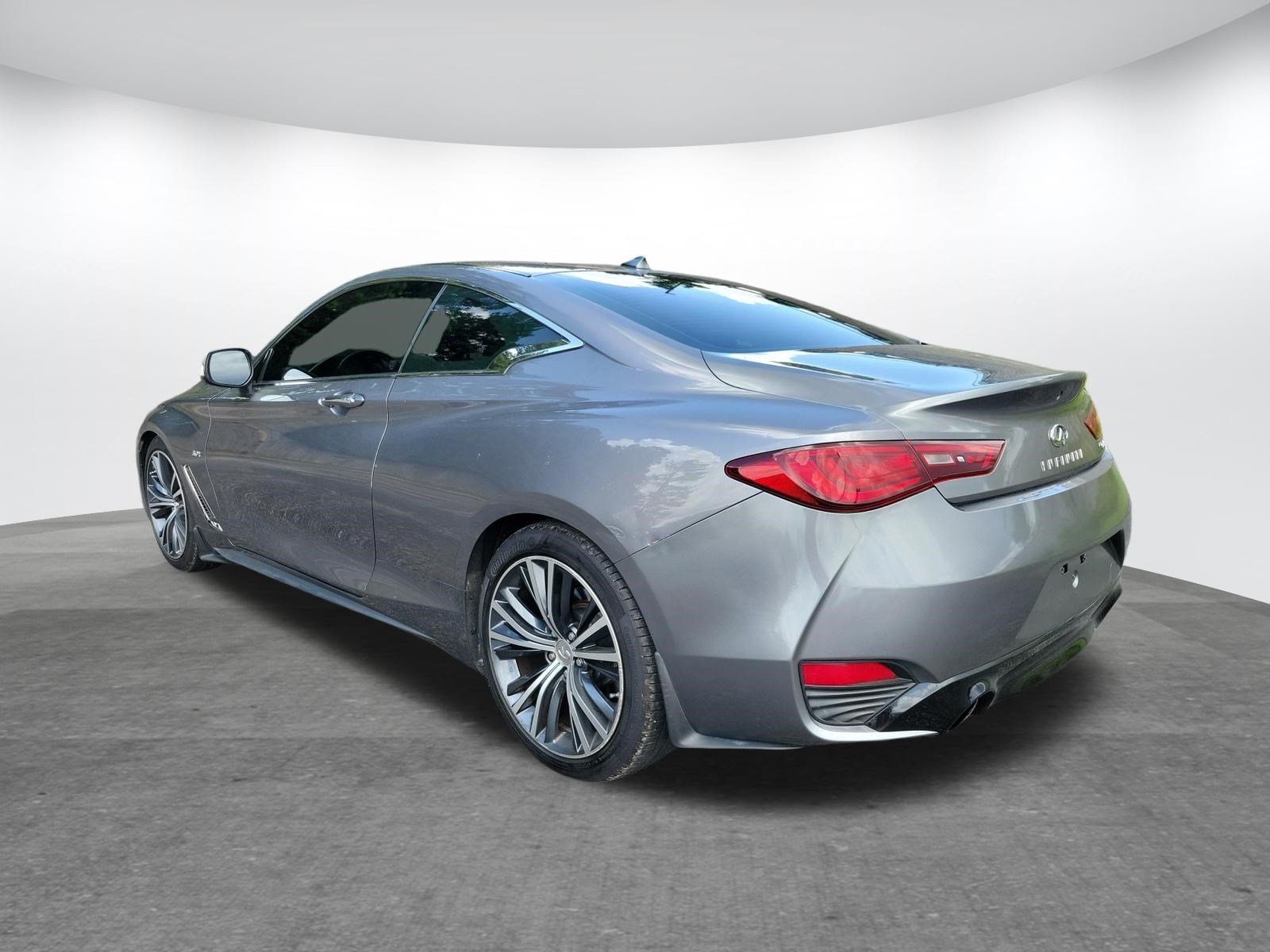 Used 2018 INFINITI Q60 3.0t Luxe RWD image 22