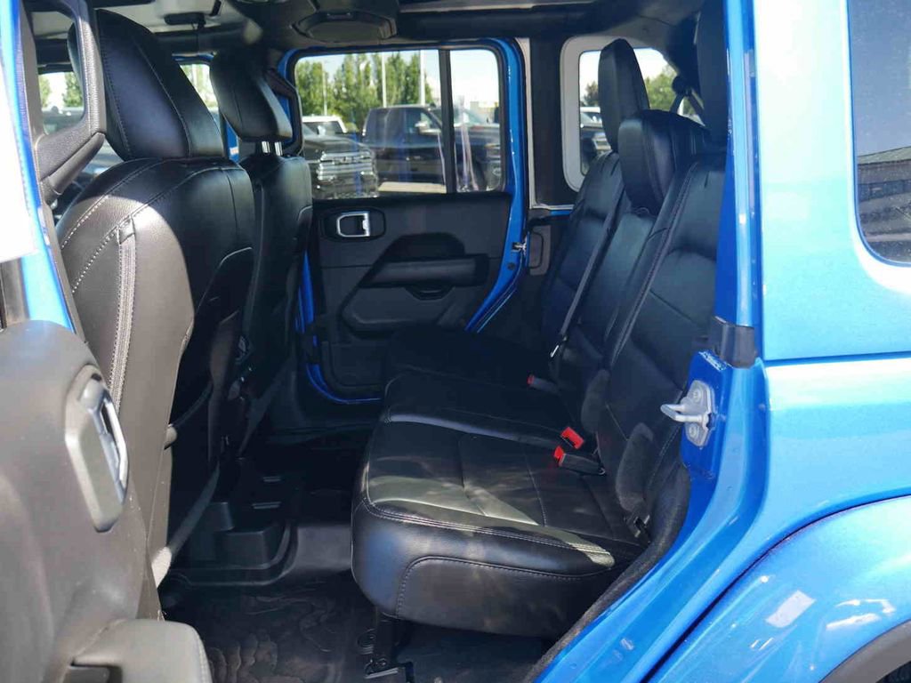 Used 2022 Jeep Wrangler Unlimited Sahara image 16