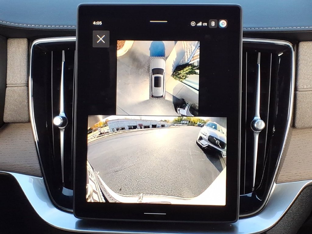 Certified 2026 Volvo XC90 B6 Plus AWD/4WD image 18