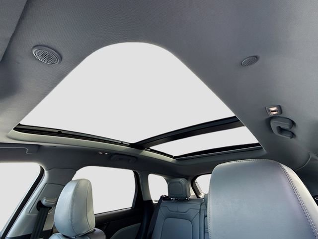 Used 2022 Lincoln Corsair AWD w/ Premium Package image 23