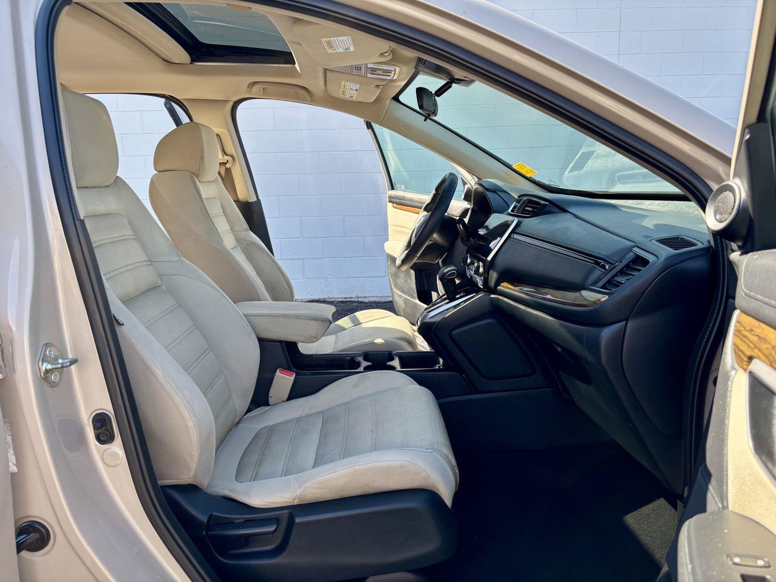 Used 2017 Honda CR-V EX image 7