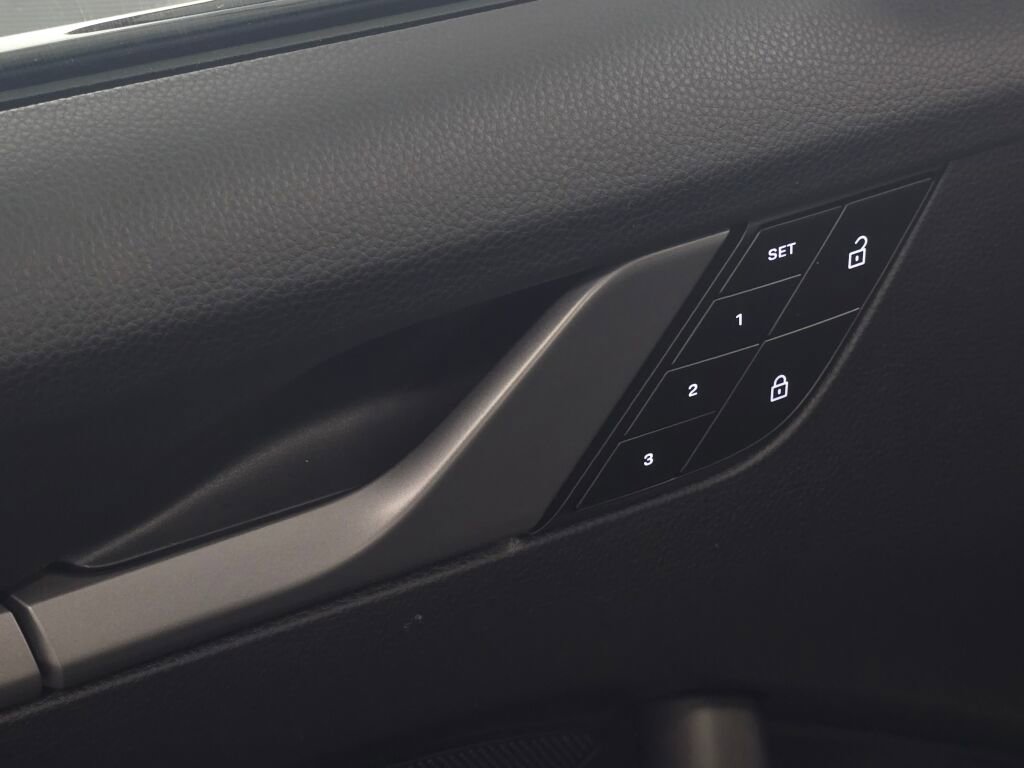 Certified 2022 Porsche 911 Carrera image 31