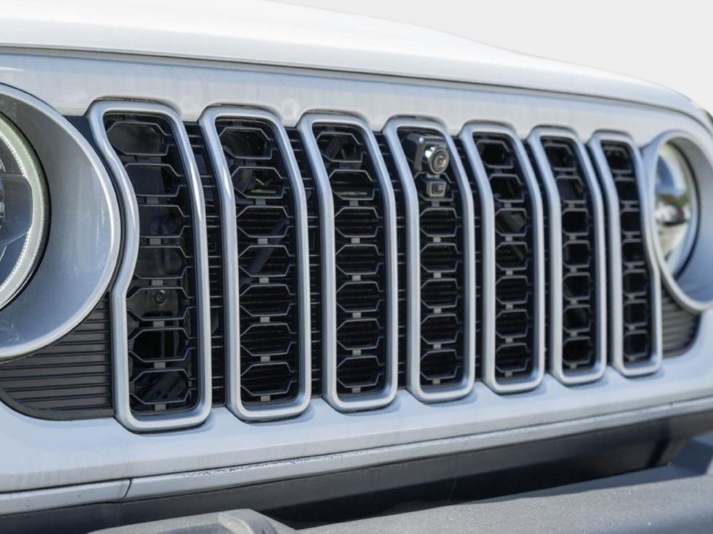 New 2025 Jeep Wrangler Unlimited Sahara w/ Safety Group AWD/4WD image 9