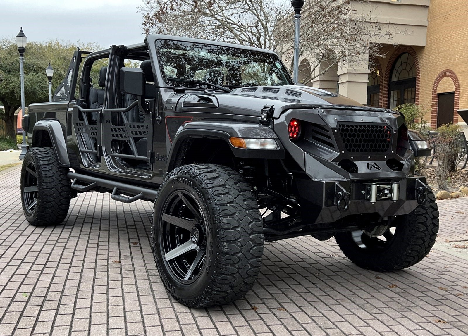 Used 2022 Jeep Gladiator Sport AWD/4WD image 2