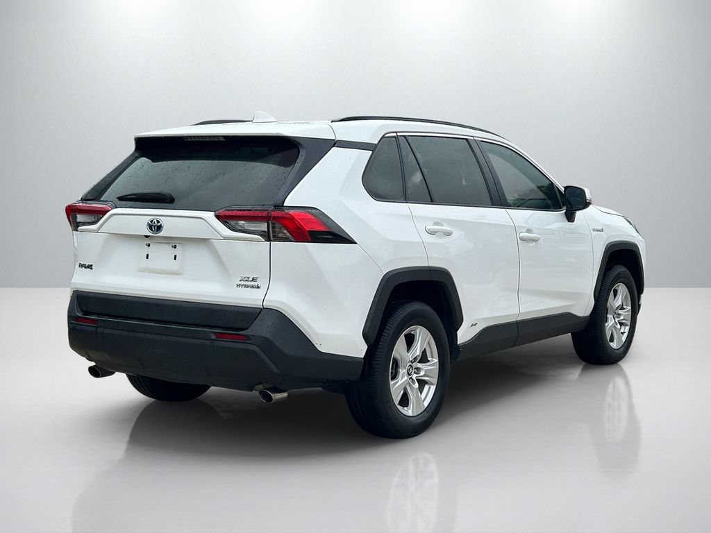 Used 2021 Toyota RAV4 XLE w/ Convenience Package AWD/4WD image 5
