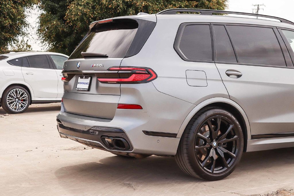 Used 2024 BMW X7 M60i w/ Executive Package AWD/4WD image 11