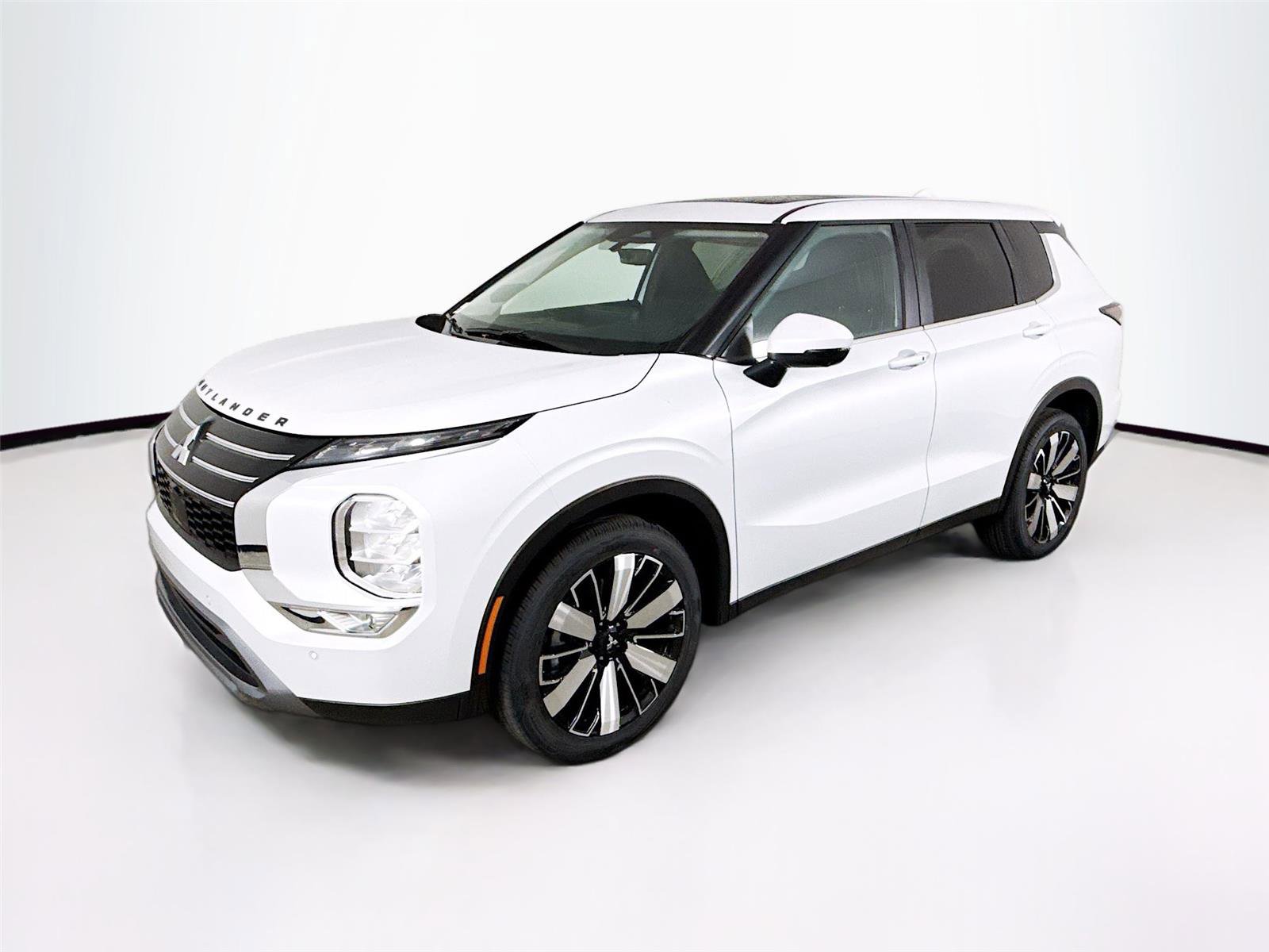 New 2026 Mitsubishi Outlander SE image 1