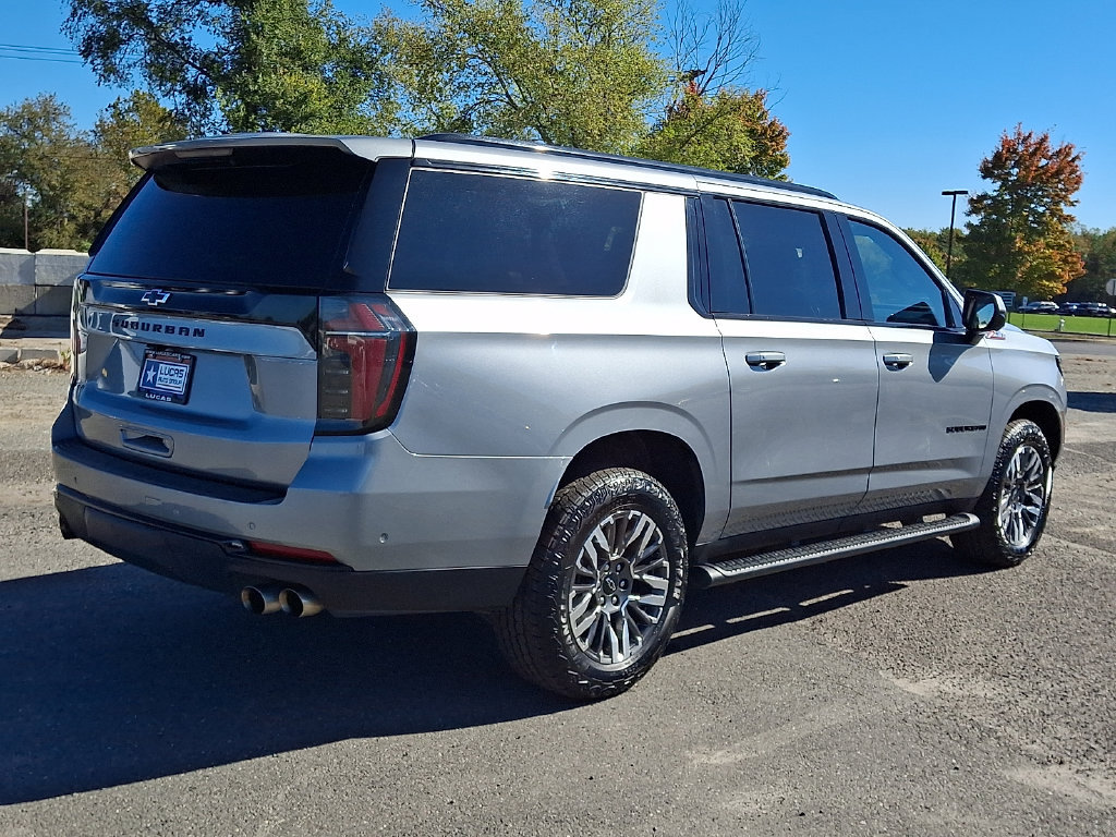 Used 2025 Chevrolet Suburban Z71 AWD/4WD image 12
