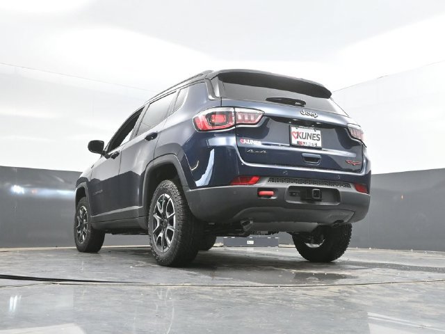 New 2026 Jeep Compass Trailhawk w/ Trailer Tow Group AWD/4WD image 47