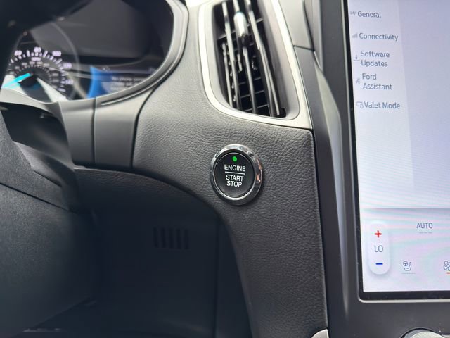 Used 2023 Ford Edge SEL w/ Convenience Package image 26