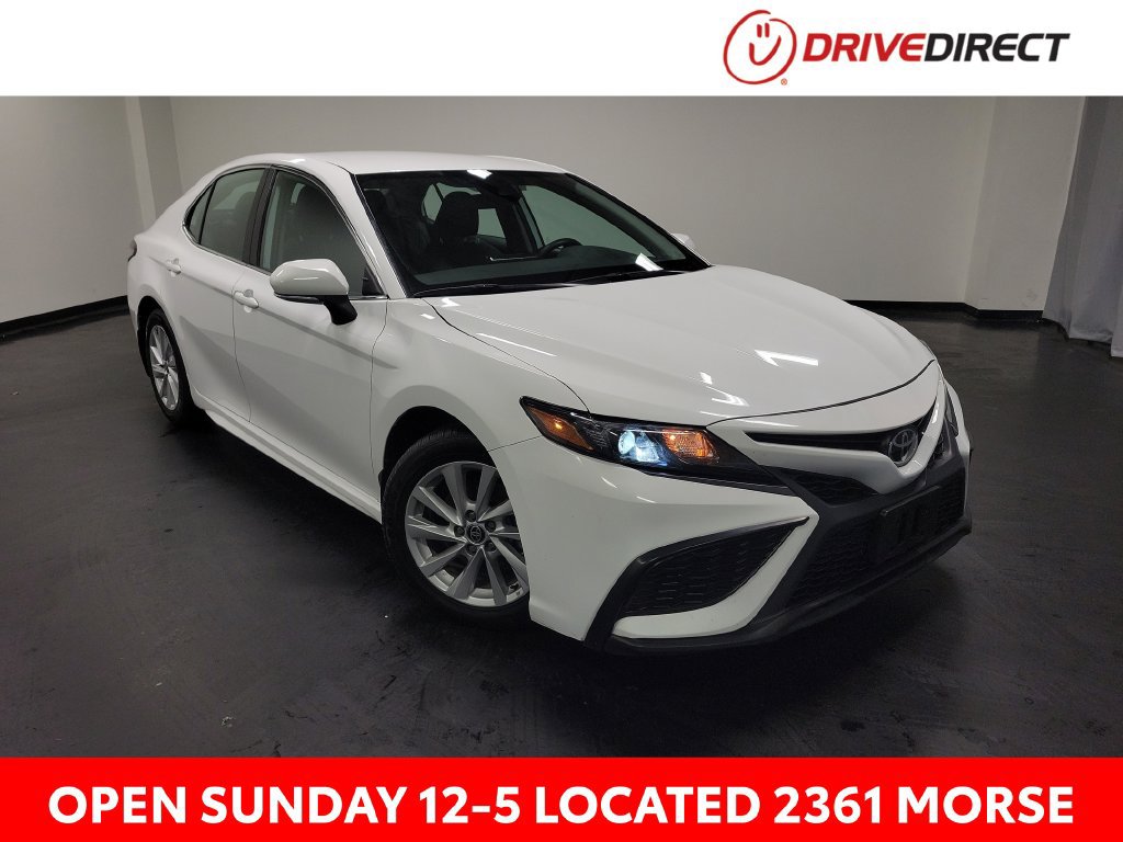 Used 2024 Toyota Camry SE FWD image 1