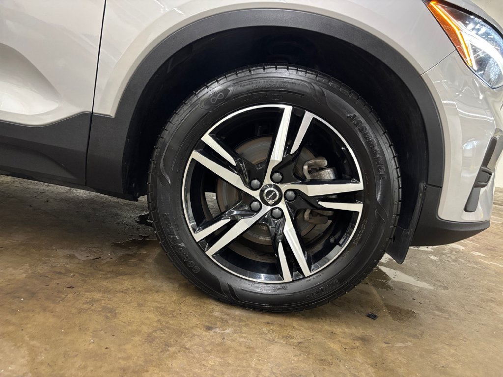 Certified 2023 Volvo XC40 B5 Core AWD/4WD image 37