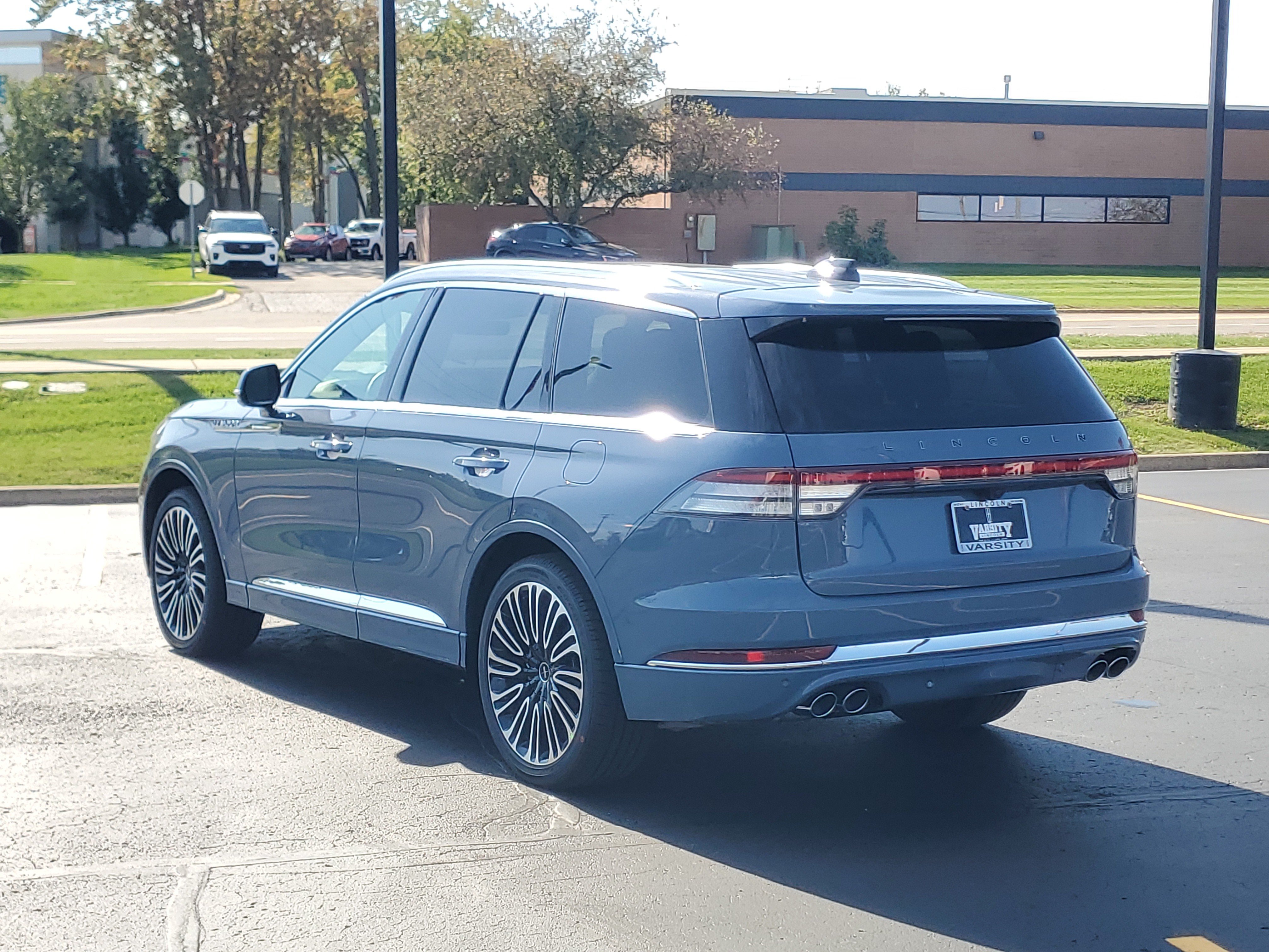New 2027 Lincoln Aviator Black Label w/ Dynamic Handling Package AWD/4WD image 3