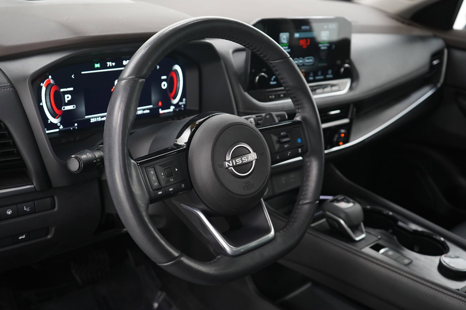 Used 2022 Nissan Rogue Platinum image 21