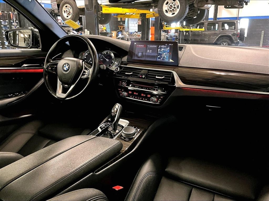 Used 2019 BMW 530i xDrive w/ Convenience Package AWD/4WD image 14
