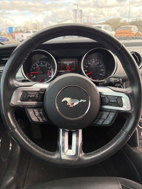 Used 2020 Ford Mustang Premium image 7