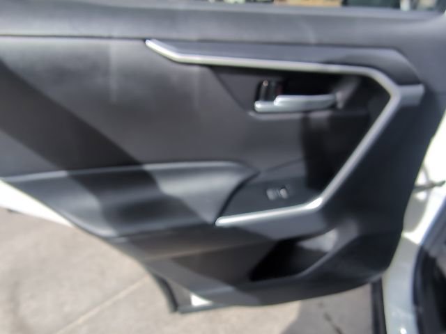 Used 2025 Toyota RAV4 XLE AWD/4WD image 26