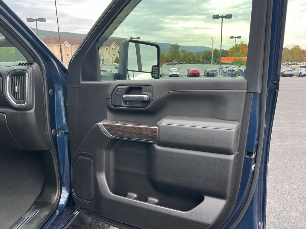 Used 2022 Chevrolet Silverado 2500 LT w/ Convenience Package AWD/4WD image 28