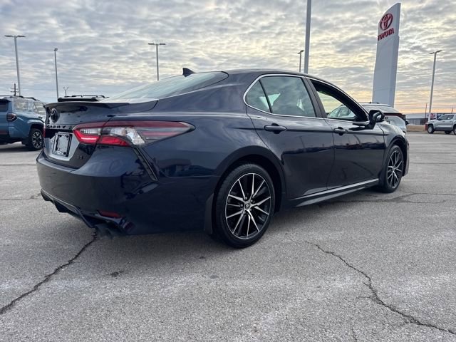 Used 2021 Toyota Camry SE image 6