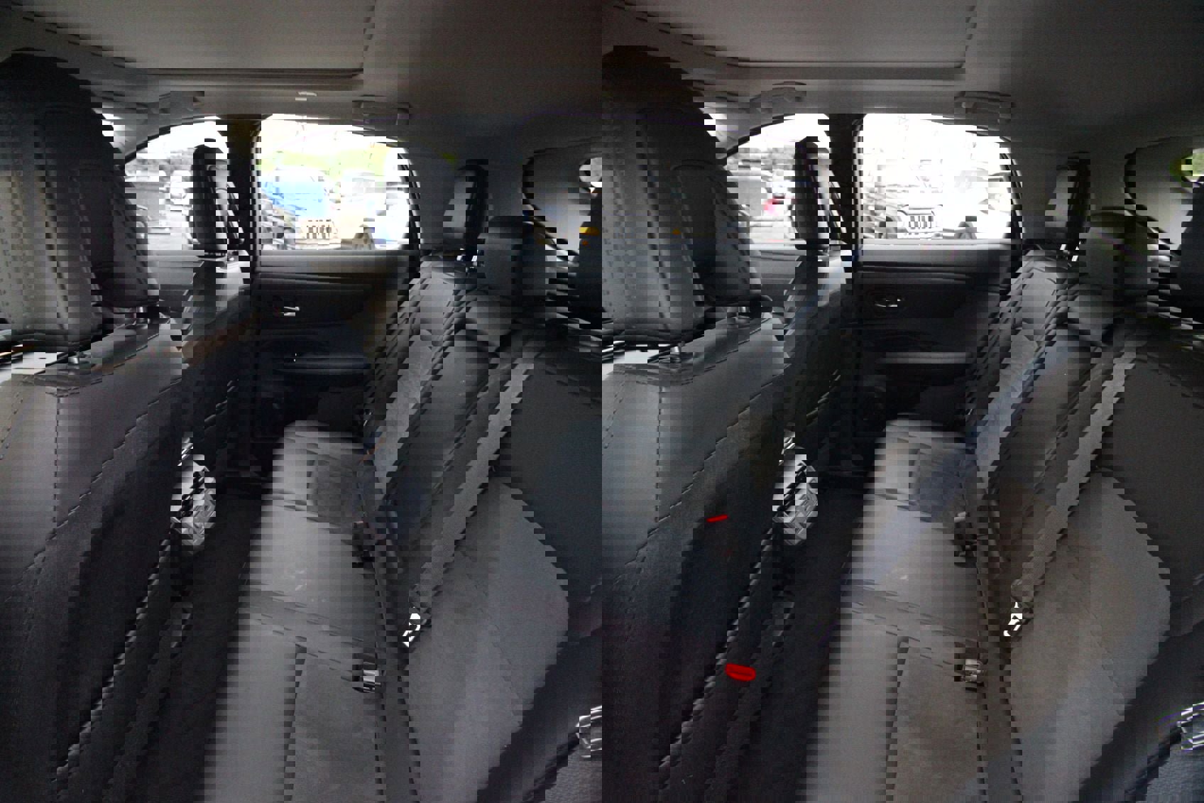 Used 2023 Nissan Ariya FWD image 29