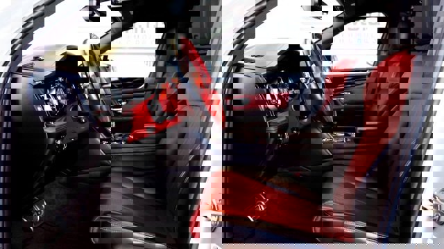 Used 2018 Bentley Bentayga image 11