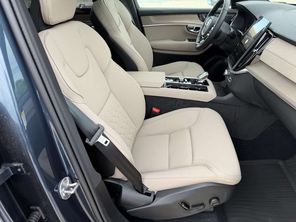 New 2026 Volvo XC90 B6 Plus w/ Protection Package Premier AWD/4WD image 9