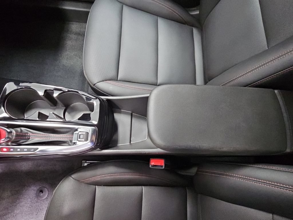 Used 2024 Chevrolet Trax RS FWD image 21