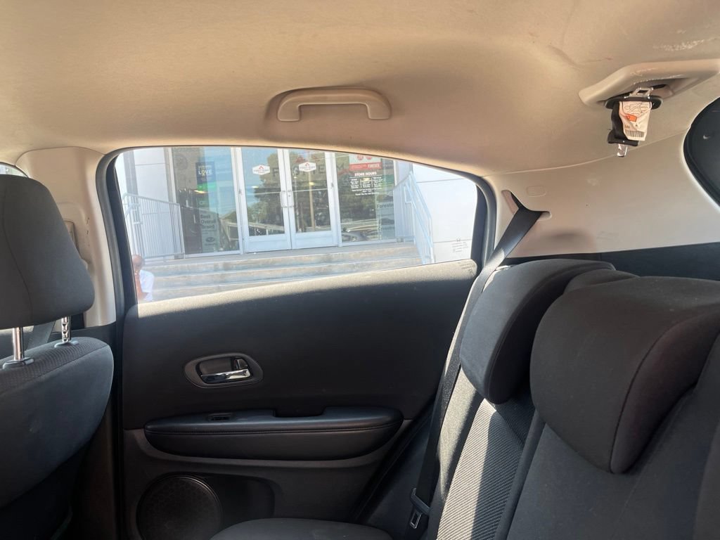 Used 2017 Honda HR-V LX image 10