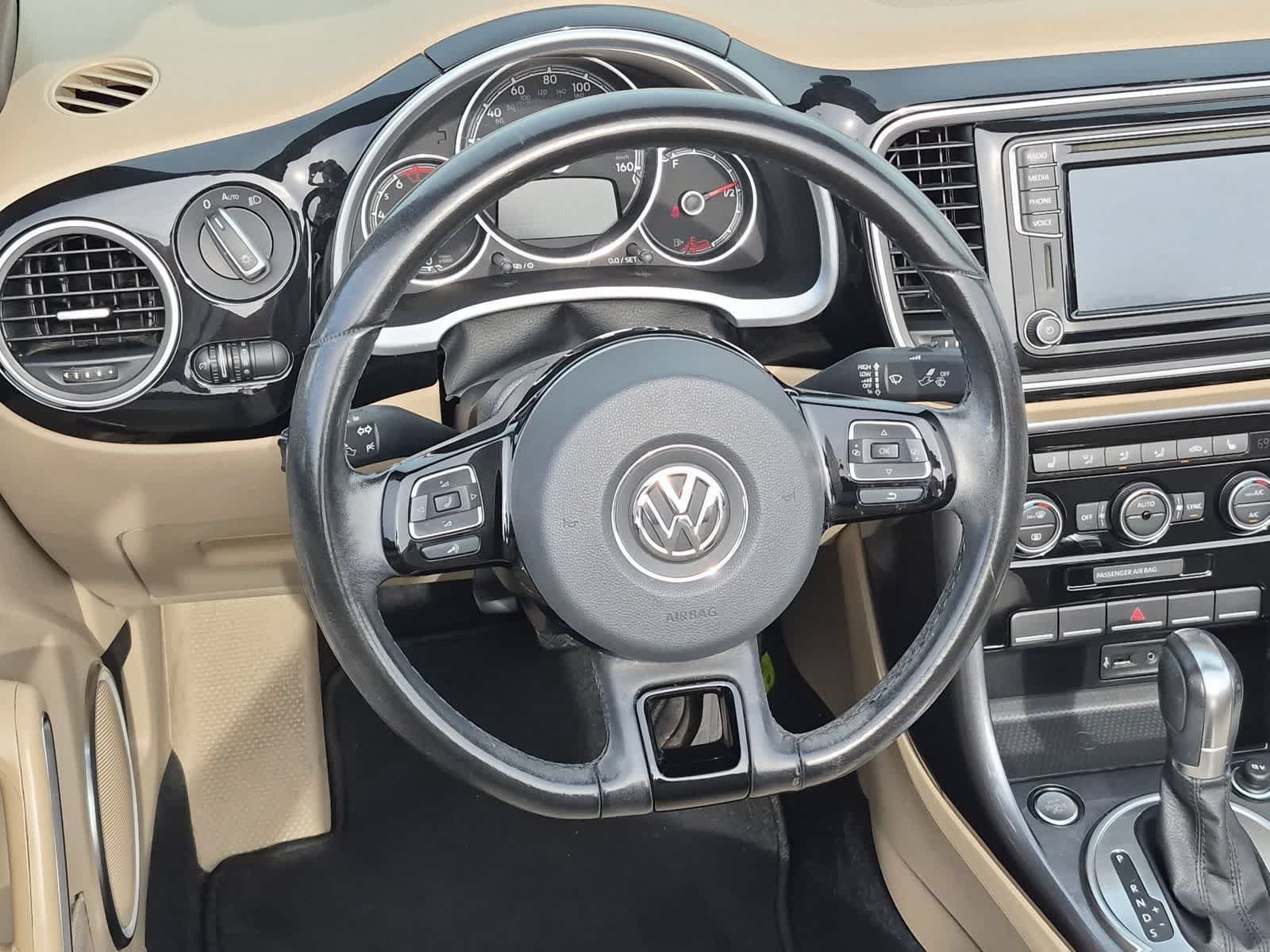 Used 2019 Volkswagen Beetle 2.0T SE FWD image 23