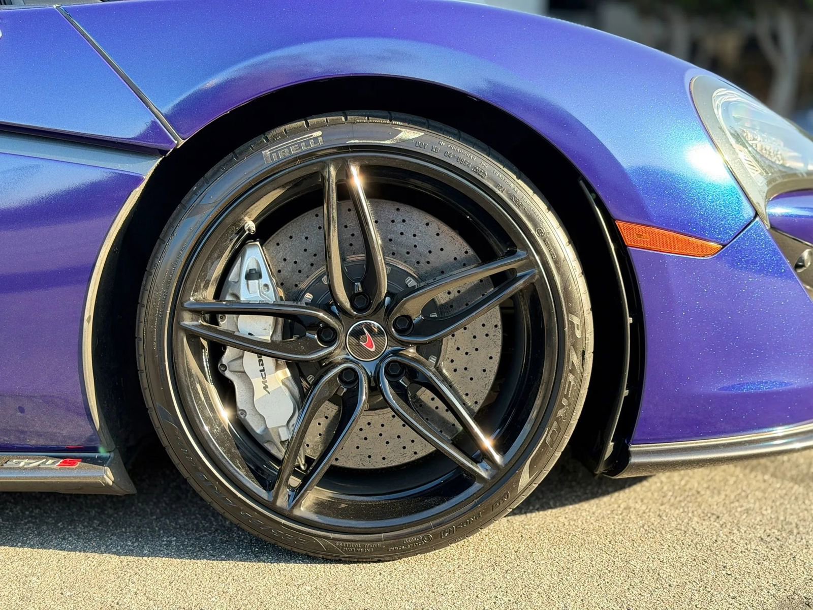 Used 2018 McLaren 570S Spider image 6