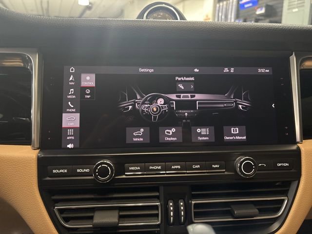 Used 2021 Porsche Macan image 23