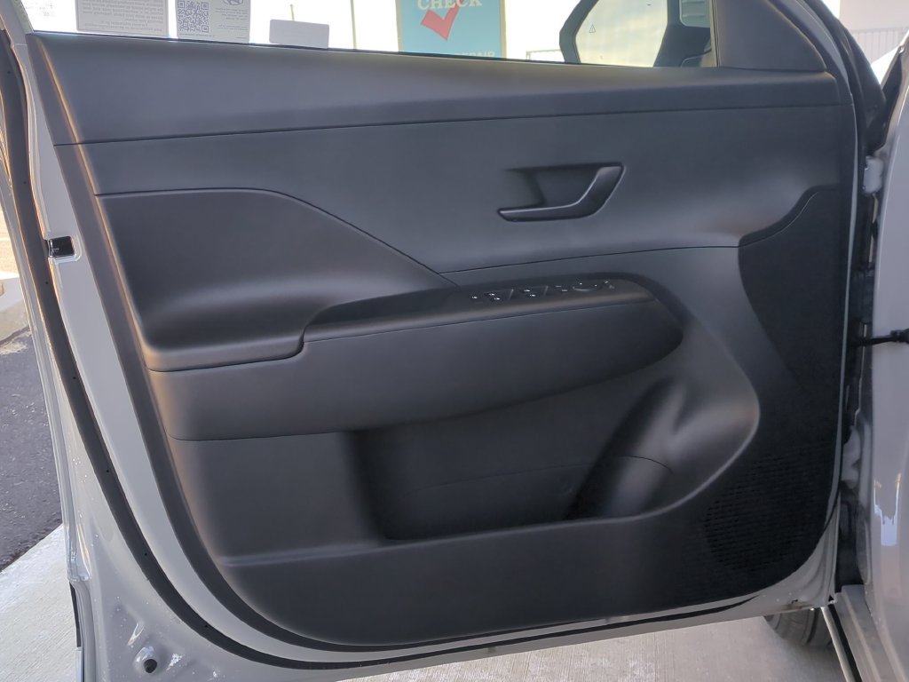 Used 2025 Hyundai Kona SEL FWD image 12