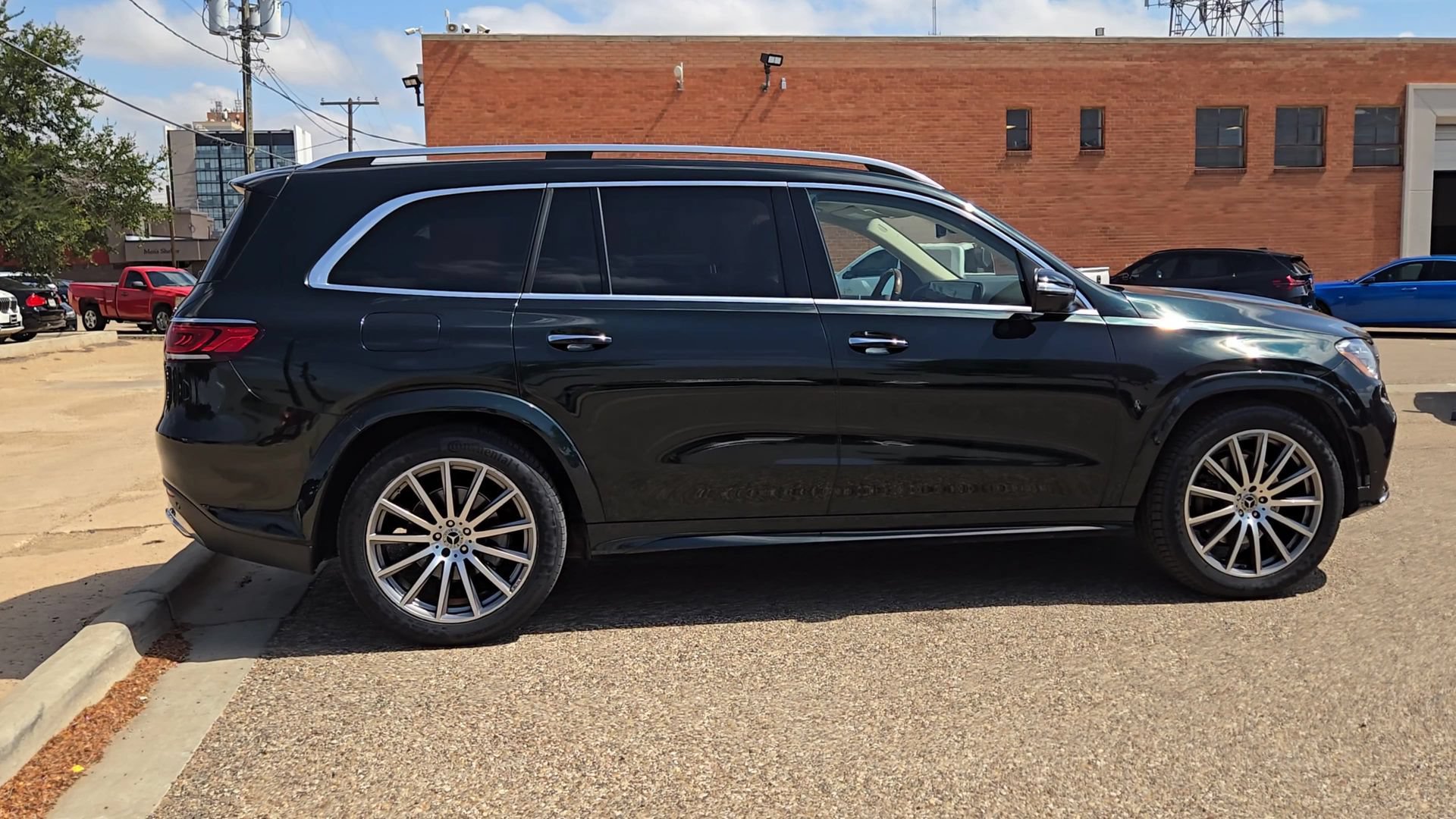 Used 2022 Mercedes-Benz GLS 450 4MATIC image 9