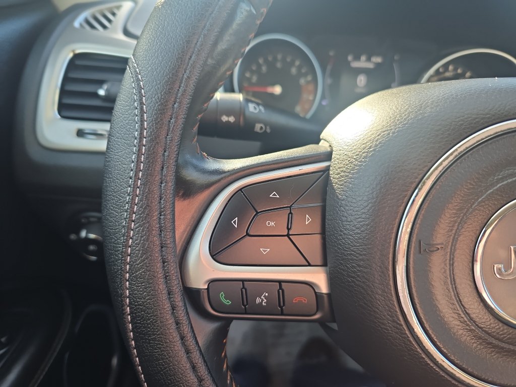 Used 2019 Jeep Compass Latitude w/ Safety & Security Group AWD/4WD image 16