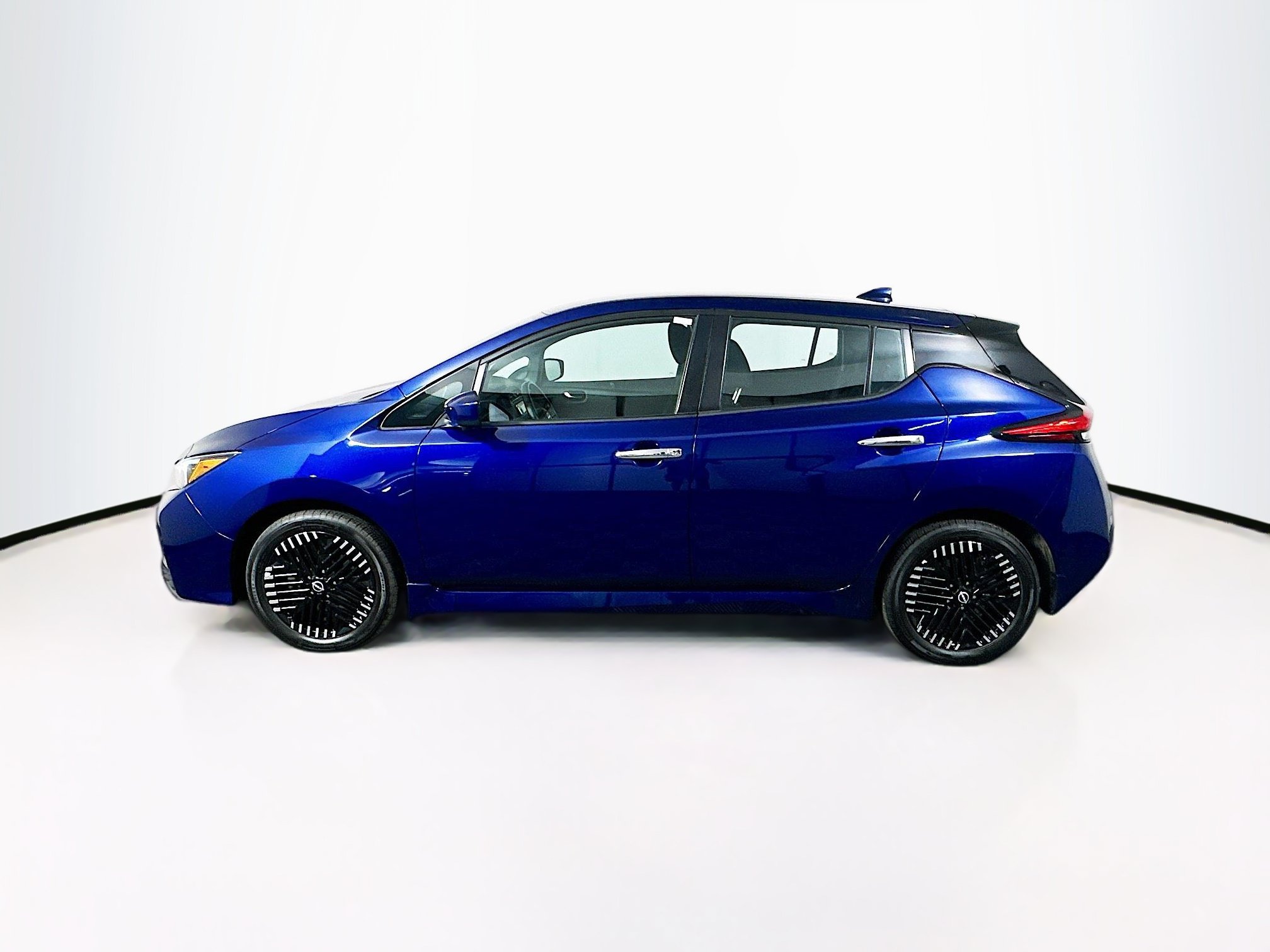 Used 2025 Nissan Leaf SV Plus FWD image 4