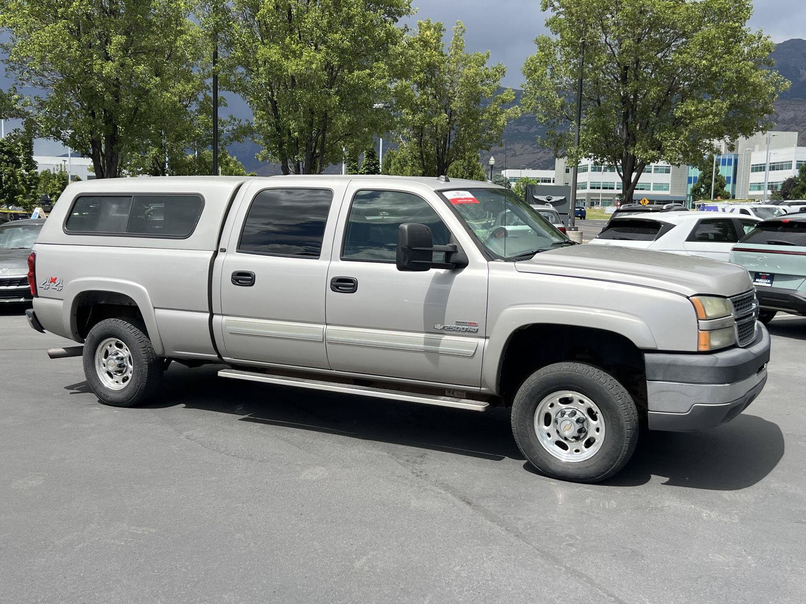 Used 2005 Chevrolet Silverado 2500 LT w/ Heavy-Duty Power Package AWD/4WD image 5