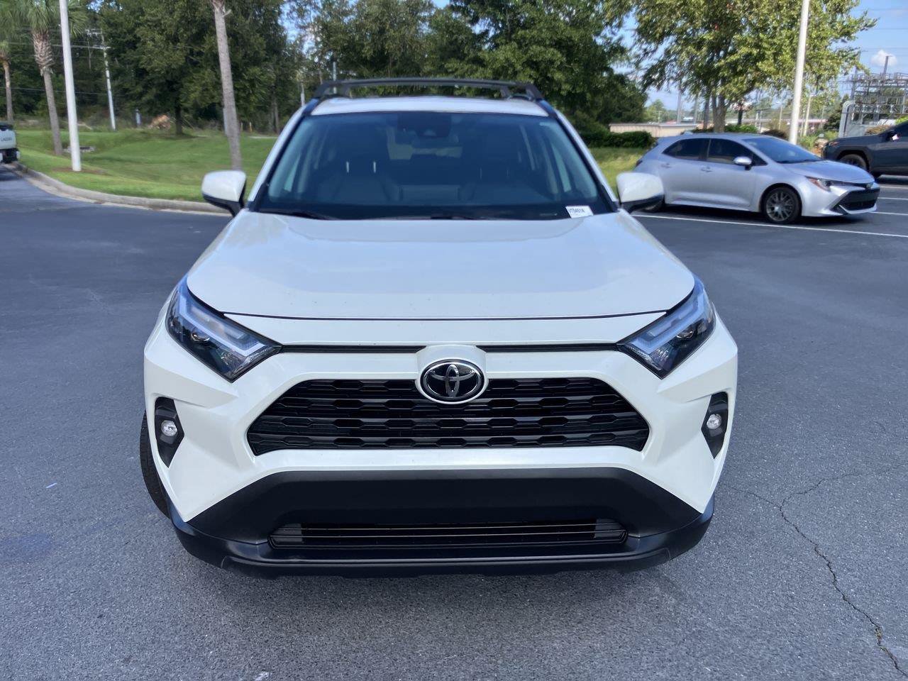 Used 2022 Toyota RAV4 XLE Premium AWD/4WD image 8