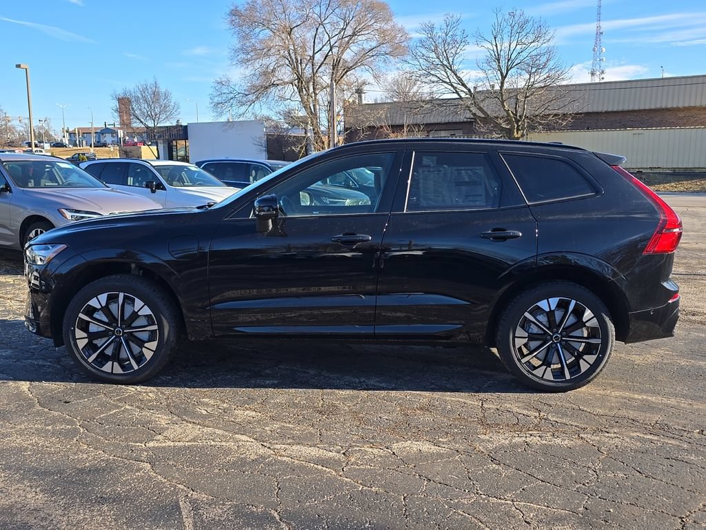 New 2026 Volvo XC60 T8 Plus w/ Climate Package AWD/4WD image 3