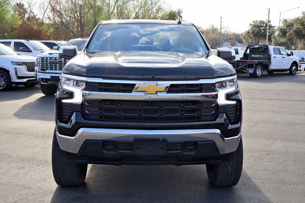 Used 2025 Chevrolet Silverado 1500 LT image 3