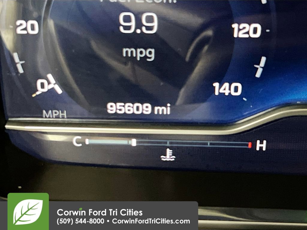 Used 2022 Chevrolet Suburban Premier image 2