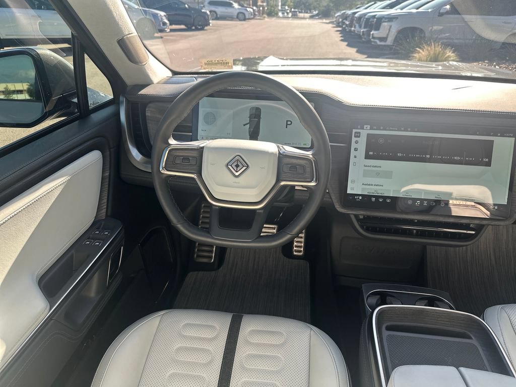 Used 2024 Rivian R1S Adventure AWD/4WD image 31