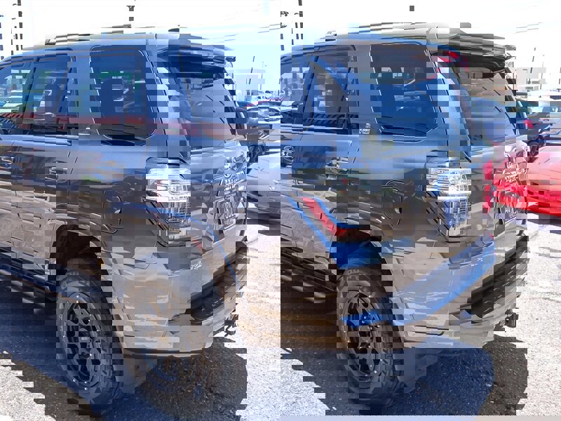 Used 2018 Toyota 4Runner SR5 Premium image 10