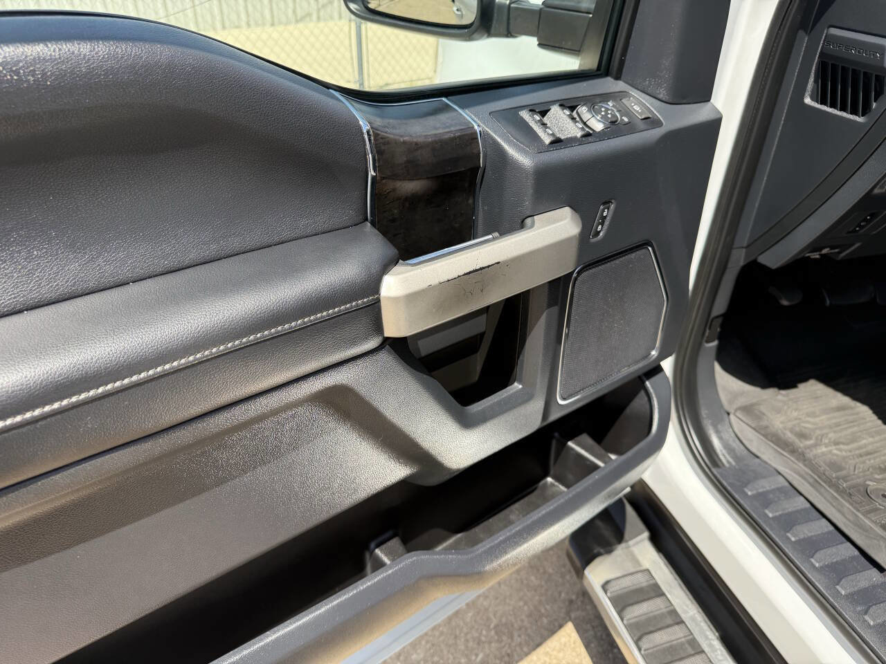 Used 2022 Ford F250 Lariat image 18