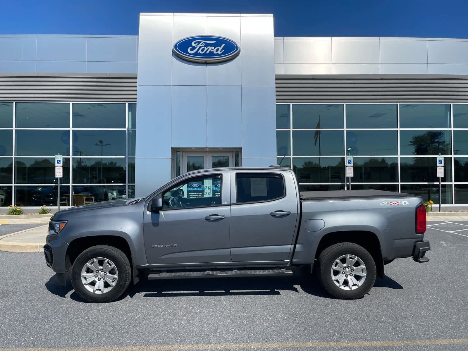 Used 2022 Chevrolet Colorado LT w/ Luxury Package