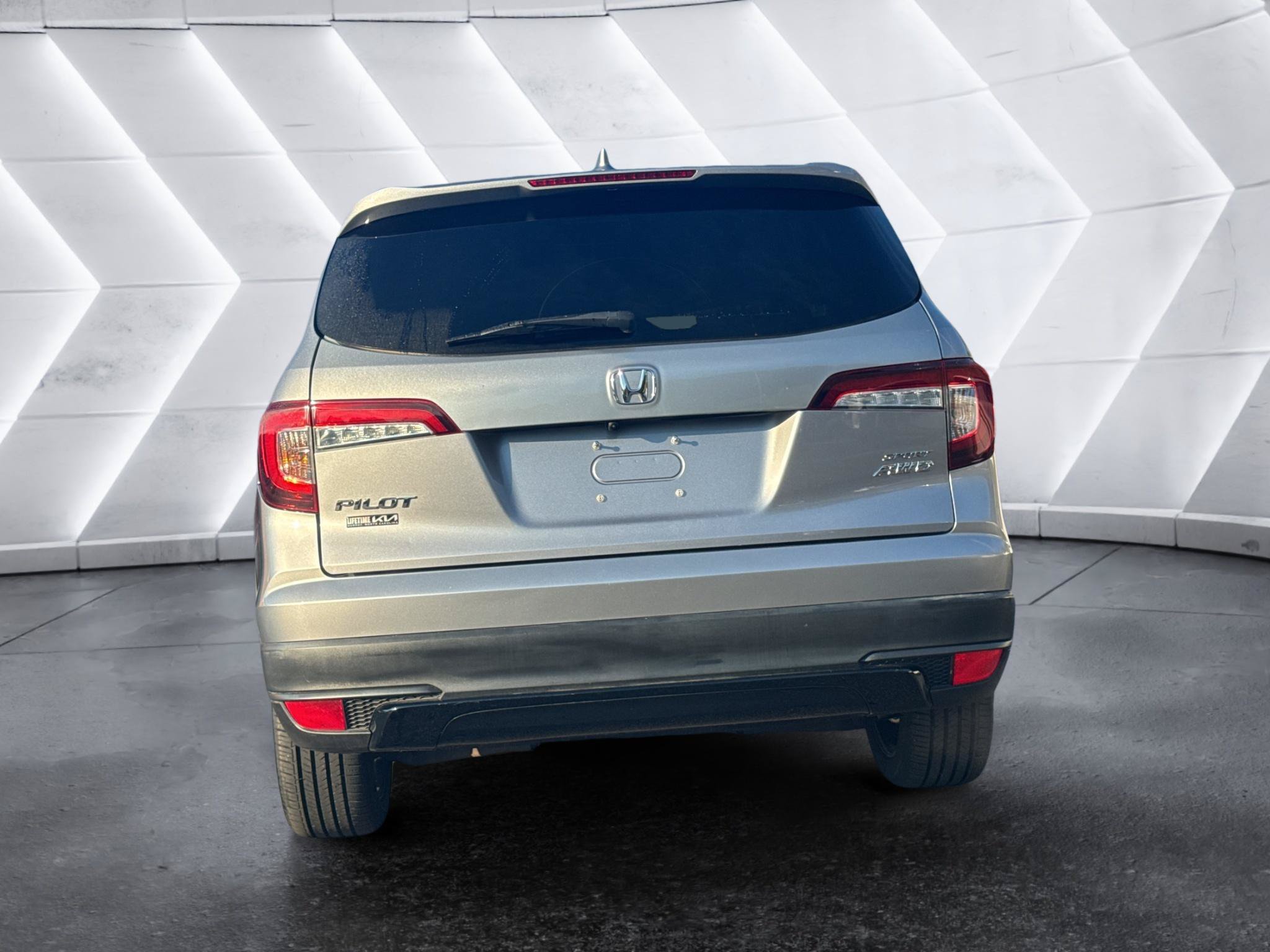Used 2022 Honda Pilot Sport image 6